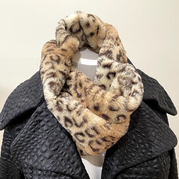 Animal Print Infinity Scarf - Size OS (EUC) - Picture 3 of 4